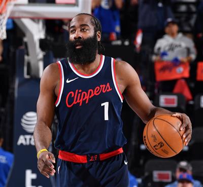 Enraged! Harden scored 26 points on 7-of-9 shooting in the half and 5-of-6 three-pointers.