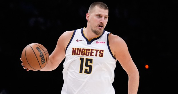 The attack is smooth! The Nuggets had 19 assists in the first half and scored 68 points.
