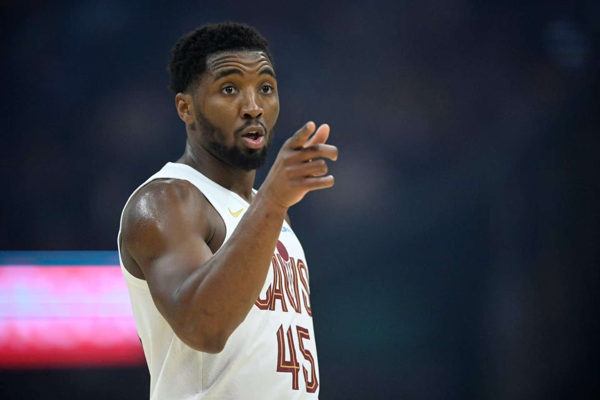 The Cavaliers scored 41 points in the first quarter and scored 40+ points in a single quarter for the third time this season. Mitchell and Mobley scored 27 points together.