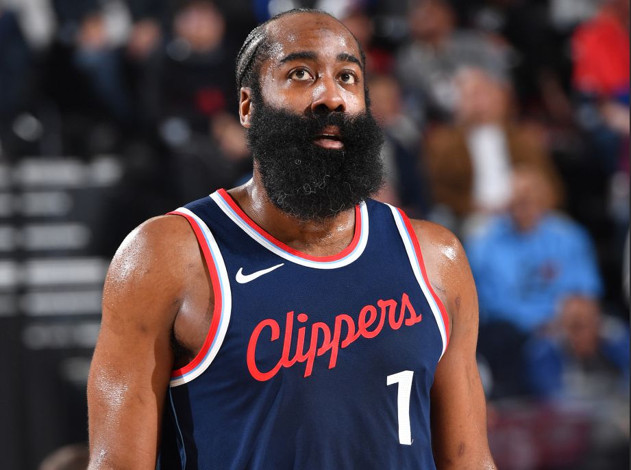 Have a good game each! Harden & Collins scored 37 points in the first half and led the team to maintain the lead.