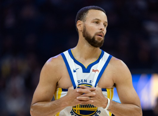 Curry scored 15 points & Moody scored 4 three-pointers, the Warriors scored 7 points at halftime and the Spurs moved forward
