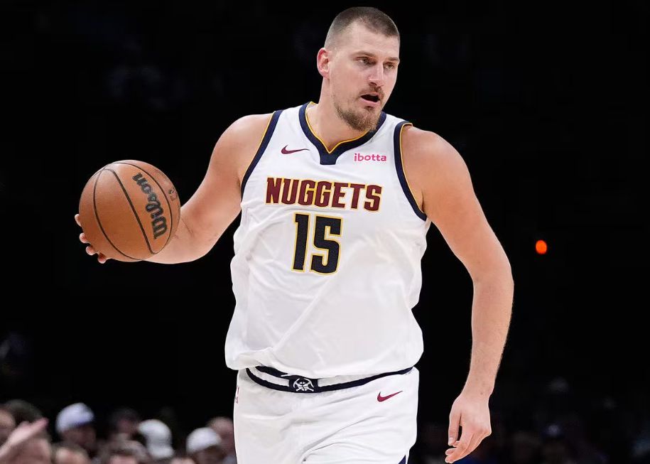 Battle at position 5! Jokic made 6 of 6 in the first quarter and beat Sasha for 11 points