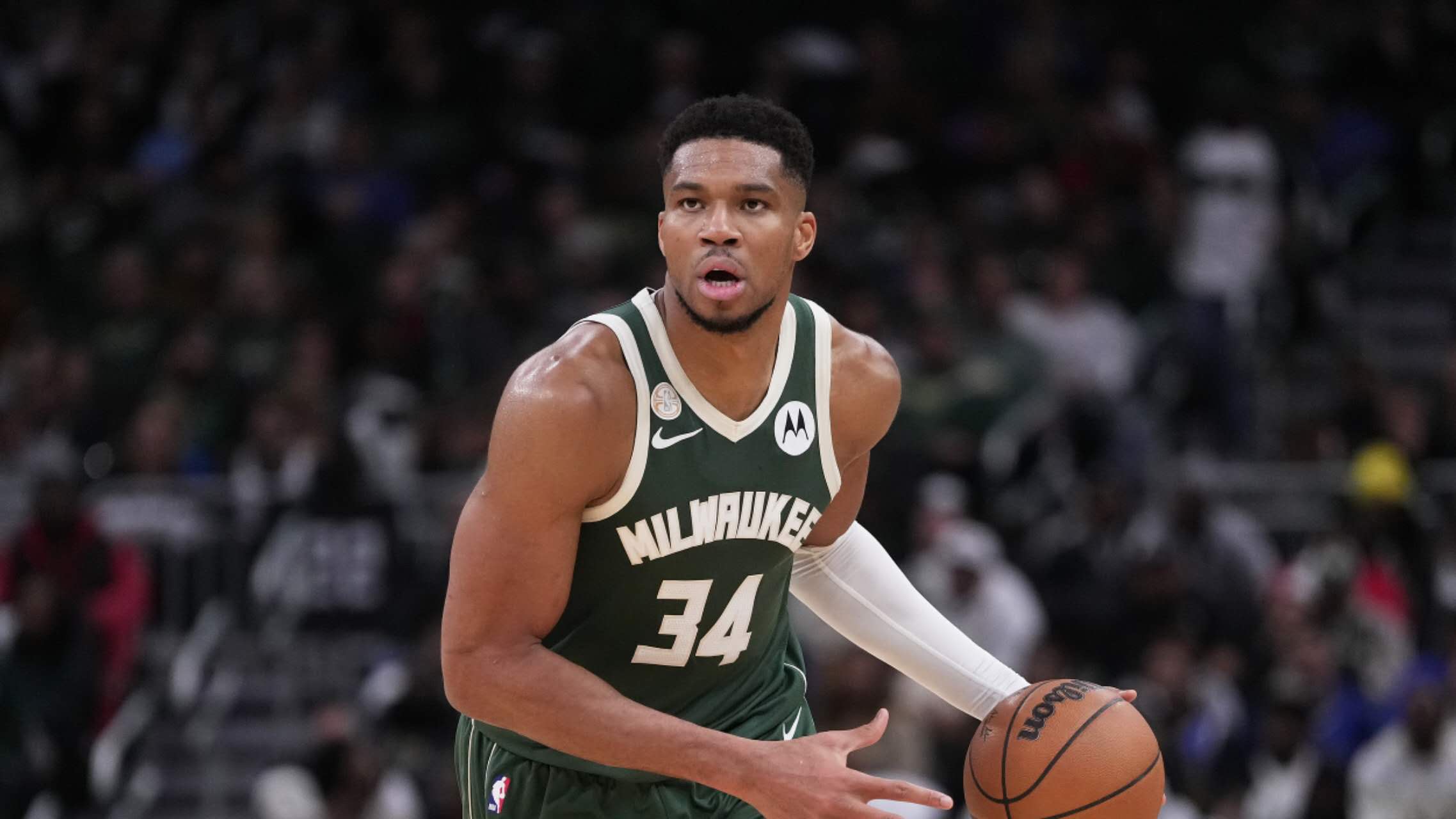 Antetokounmpo's 18 assists continued the magical law, leading the Bucks' home team to defeat the Hornets.