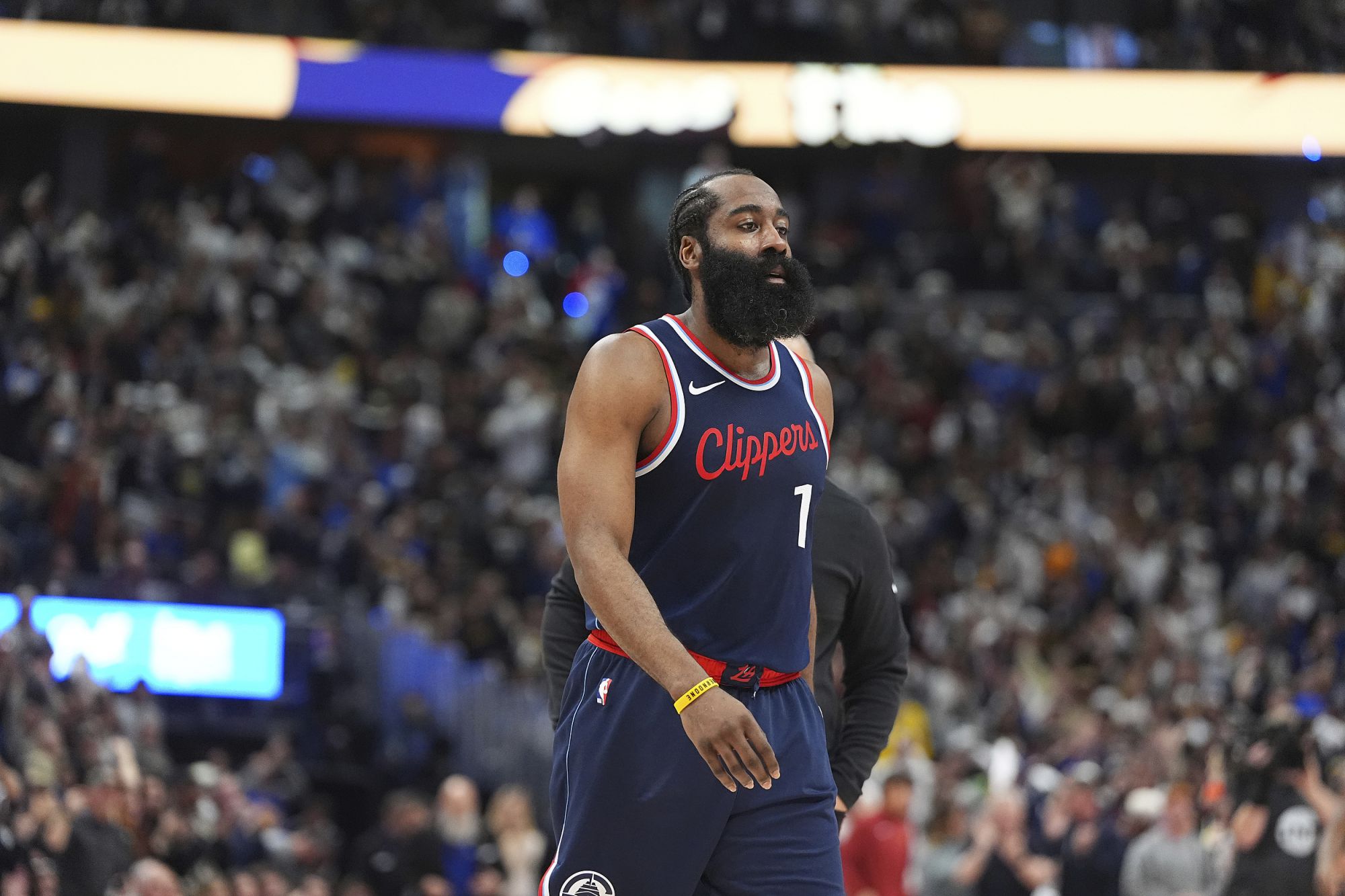 3 minutes rest in three quarters! Harden scored 27 points on 8-of-14 shooting, 9 rebounds and 9 assists.