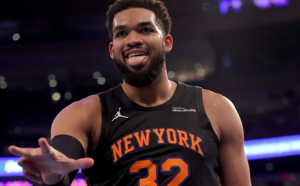 Towns scored 39 points and 11 rebounds. He scored 31 points in the first half and only 8 points in the second half.