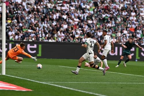 B. Monchengladbach vs Werder Bremen